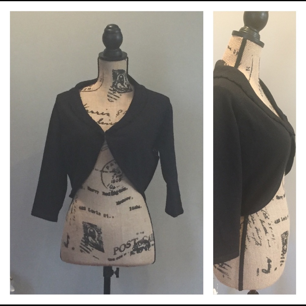 Uniform Petite PM black sweater